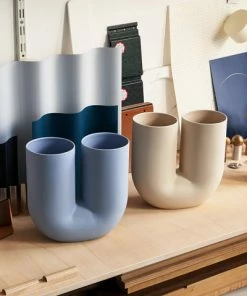 Muuto | Kink Vase | Sand 13 Muuto | Kink Vase | Sand