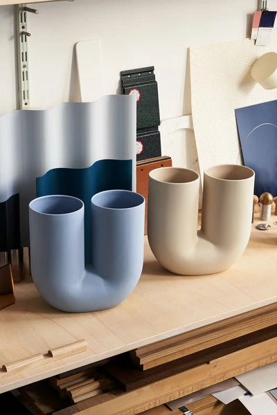 Muuto | Kink Vase | Sand 7 Muuto | Kink Vase | Sand