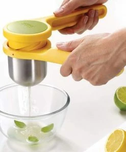 Joseph Joseph Helix Citrus Juicer 5 Joseph Joseph Helix Citrus Juicer