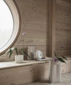 Muuto | Ridge Vase | H48 | Off White 24 Muuto | Ridge Vase | H48 | Off White