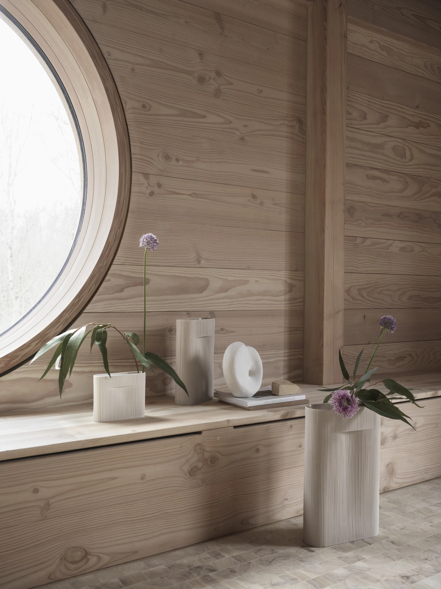 Muuto | Ridge Vase | H48 | Off White 7 Muuto | Ridge Vase | H48 | Off White