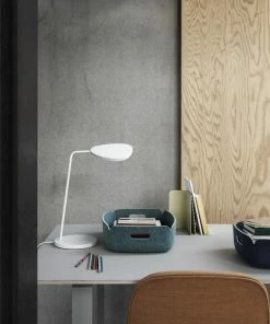 Muuto Leaf Table Lamp