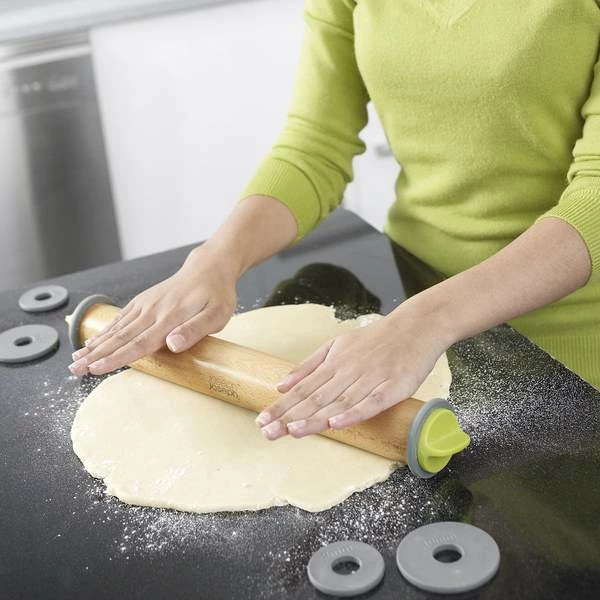 Joseph Joseph Adjustable Rolling Pin 1 Joseph Joseph Adjustable Rolling Pin