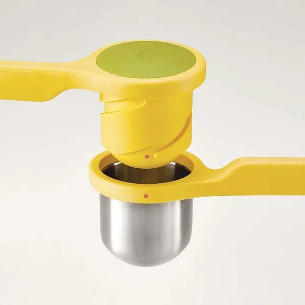 Joseph Joseph Helix Citrus Juicer 1 Joseph Joseph Helix Citrus Juicer