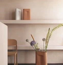 Muuto Ridge Vase Medium White