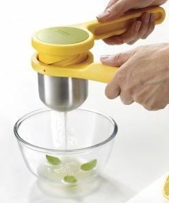 Joseph Joseph Helix Citrus Juicer 11 Joseph Joseph Helix Citrus Juicer