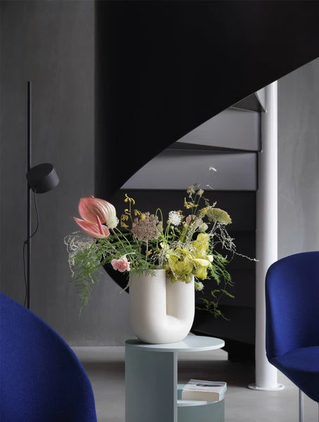 Muuto | Kink Vase | Sand 4 Muuto | Kink Vase | Sand