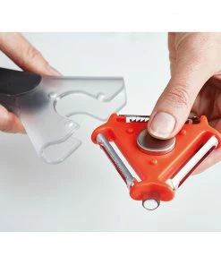 Joseph Joseph Tri Peeler