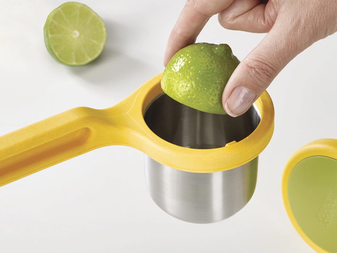 Joseph Joseph Helix Citrus Juicer 4 Joseph Joseph Helix Citrus Juicer