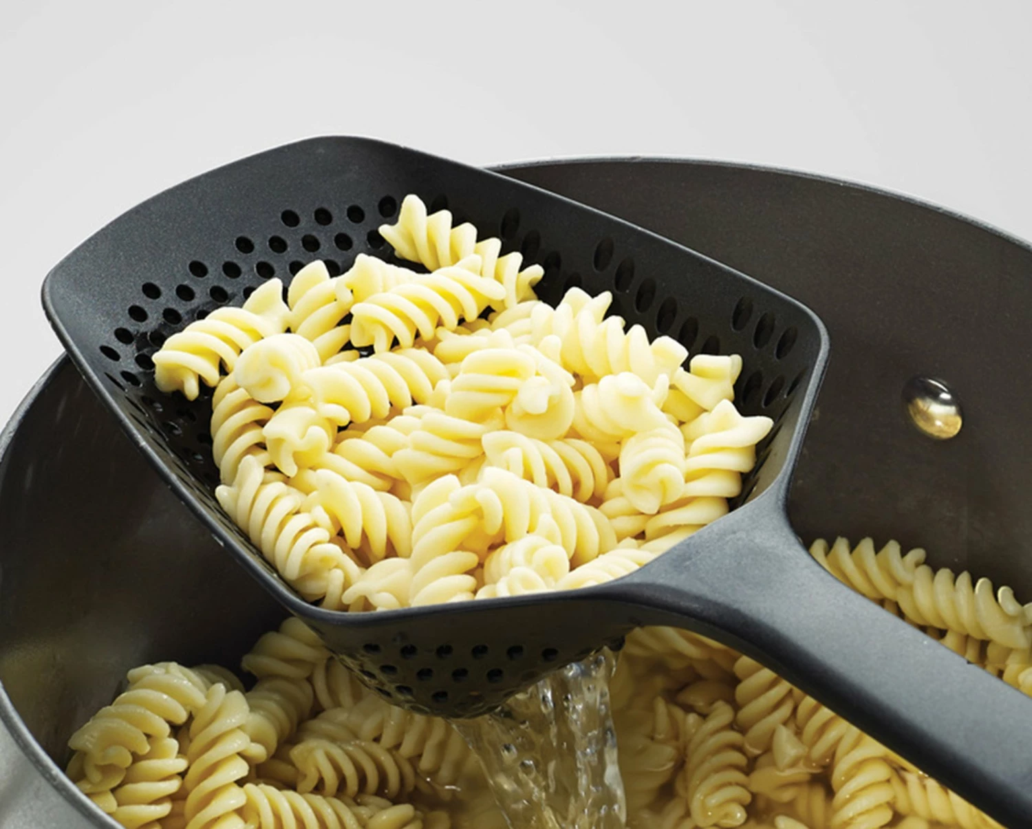 Joseph Joseph Large Black Scoop Plus Colander 2 Joseph Joseph Large Black Scoop Plus Colander