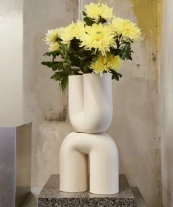 Muuto Kink Vase Sand 9 Muuto Kink Vase Sand