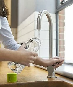 Joseph Joseph 600ml Dot Hydration Tracking Water Bottle