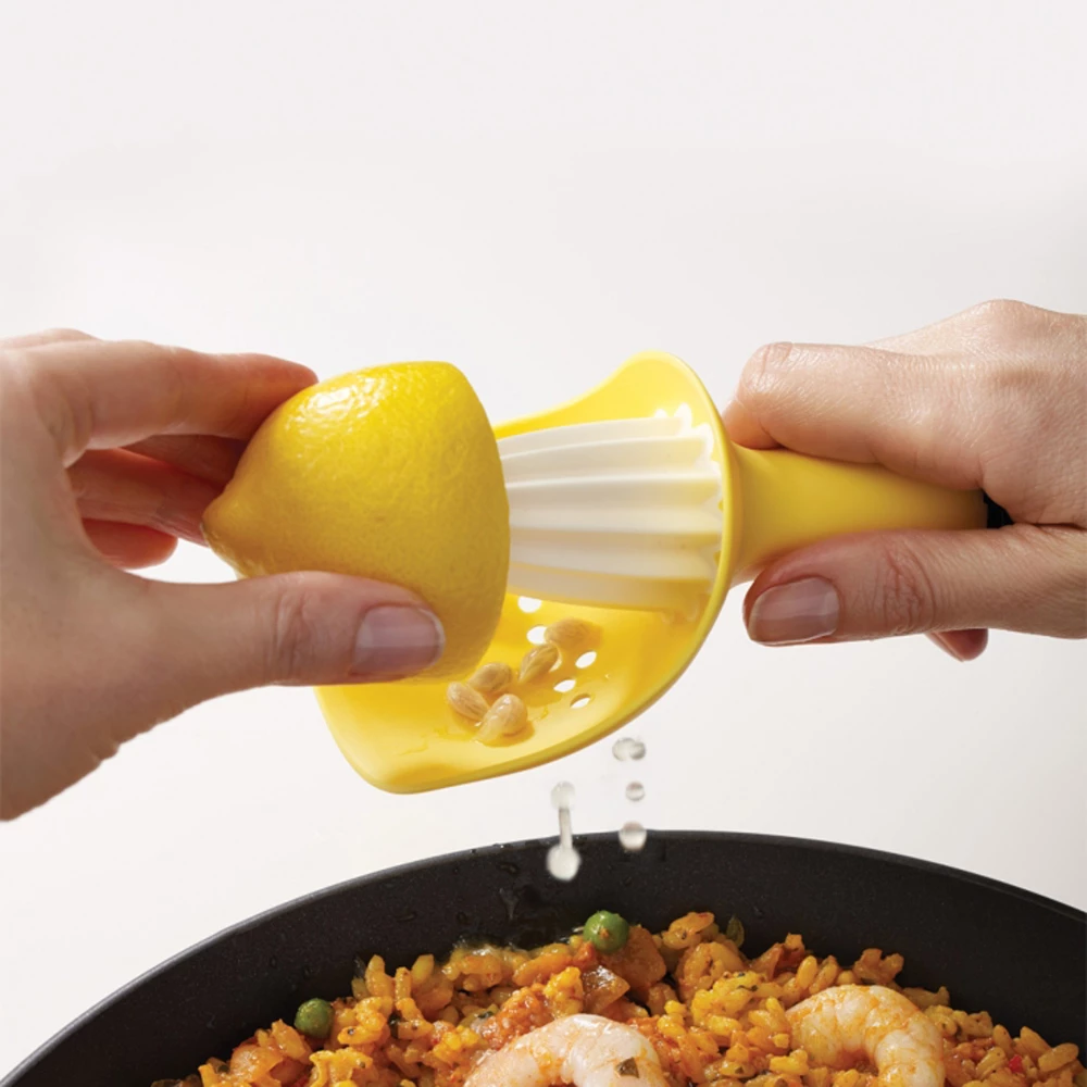 Joseph Joseph Catcher Citrus Reamer 4 Joseph Joseph Catcher Citrus Reamer