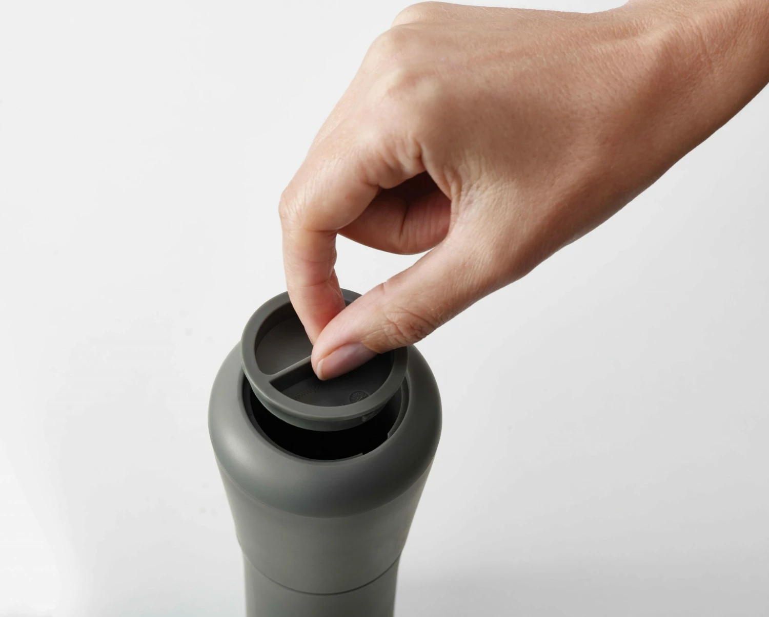 Joseph Joseph Set of 2 Grey Milltop No Spill Salt and Pepper Mills 3 Joseph Joseph Set of 2 Grey Milltop No Spill Salt and Pepper Mills