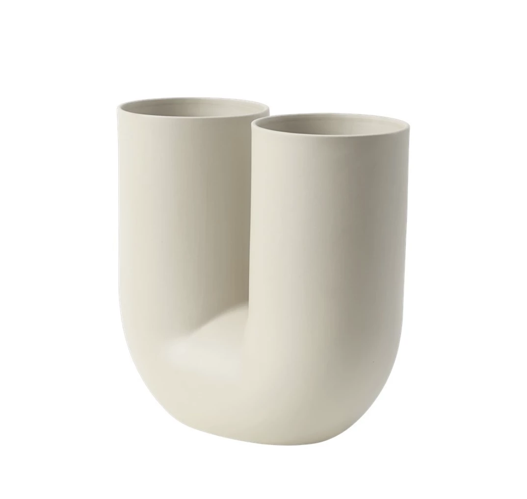 Muuto Kink Vase Sand 3 Muuto Kink Vase Sand